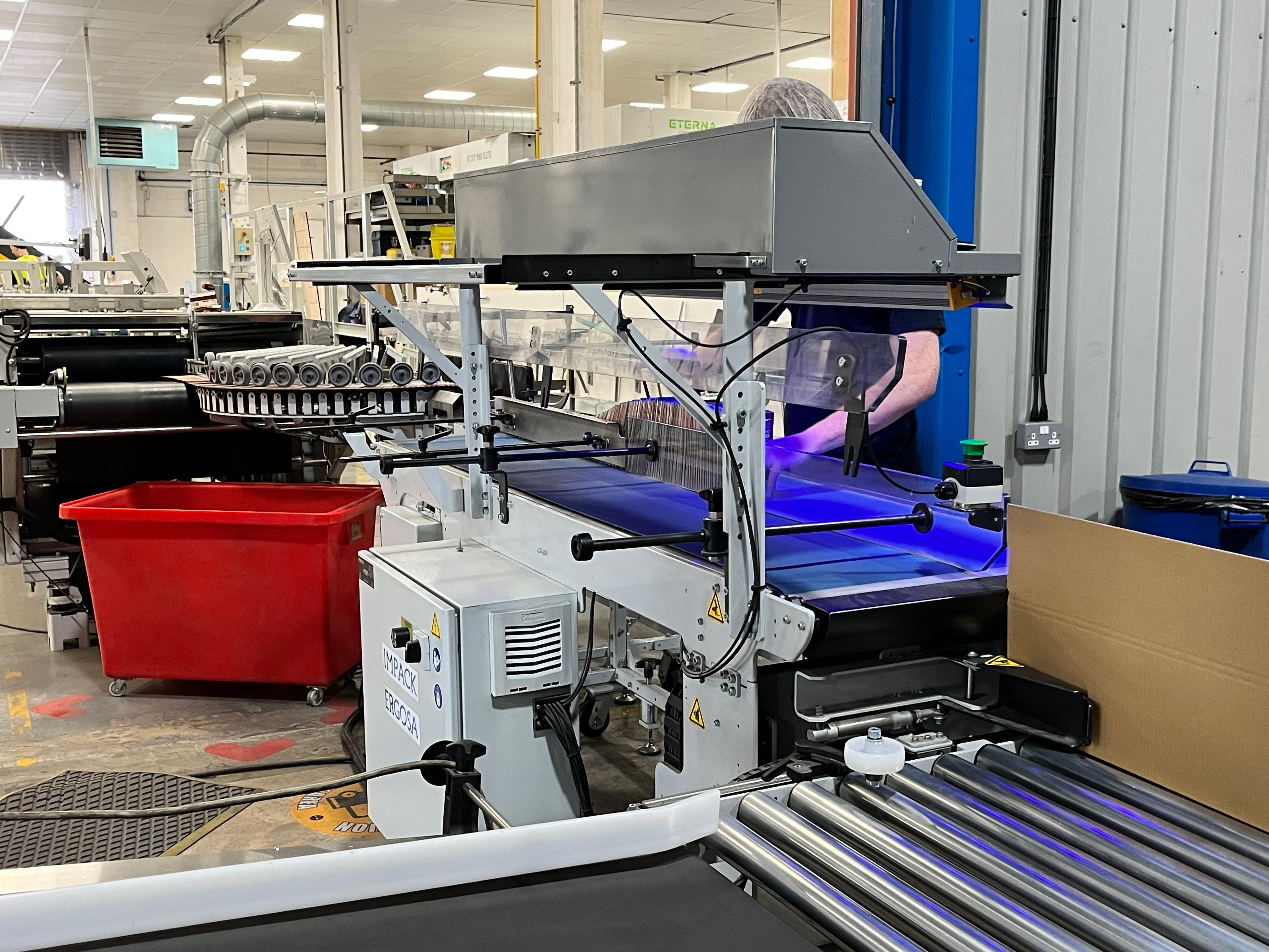 The Ergosa-C Universal Packing Solution installed at Cartonage - Male operator